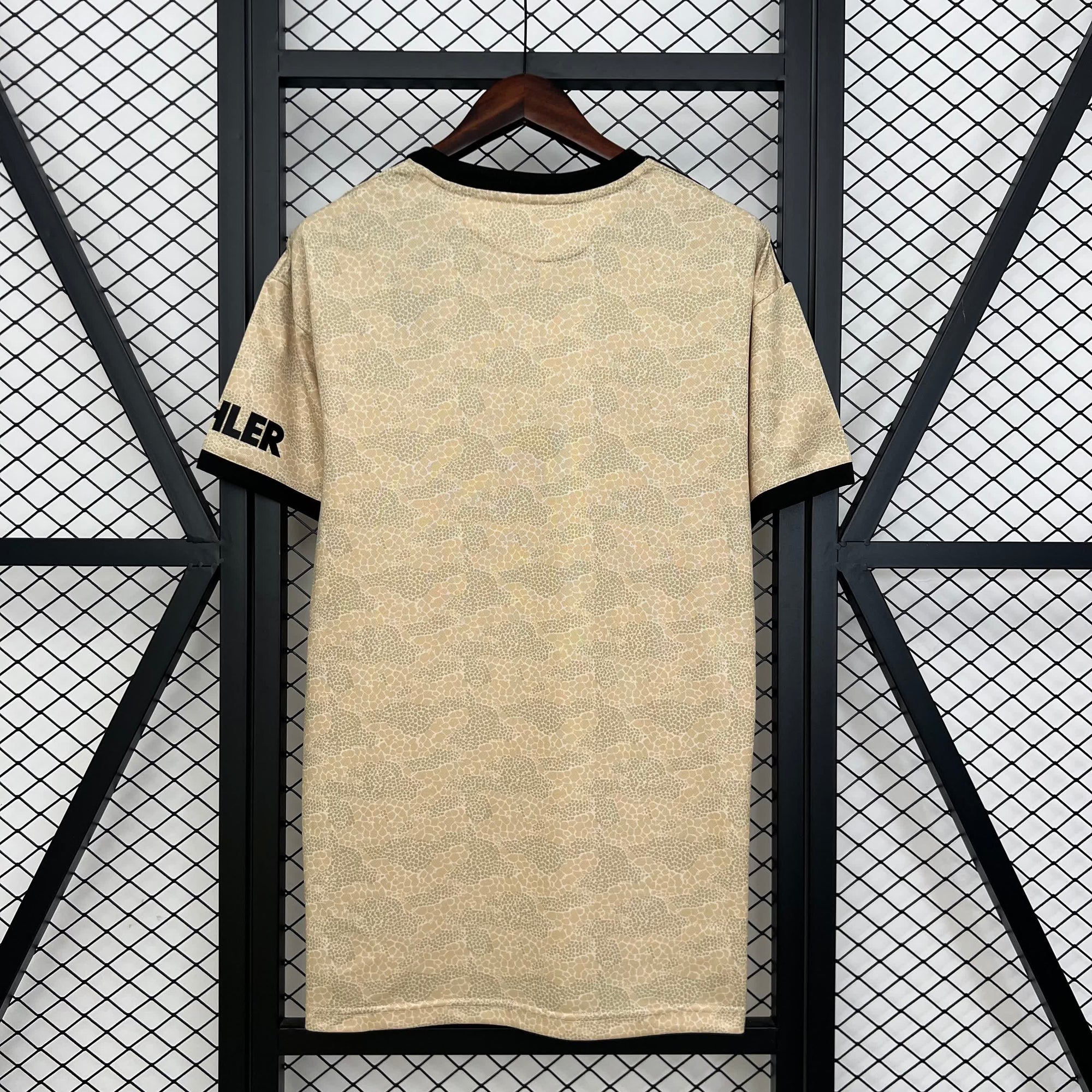 MANCHESTER UNITED Secundário 19/20 Retro