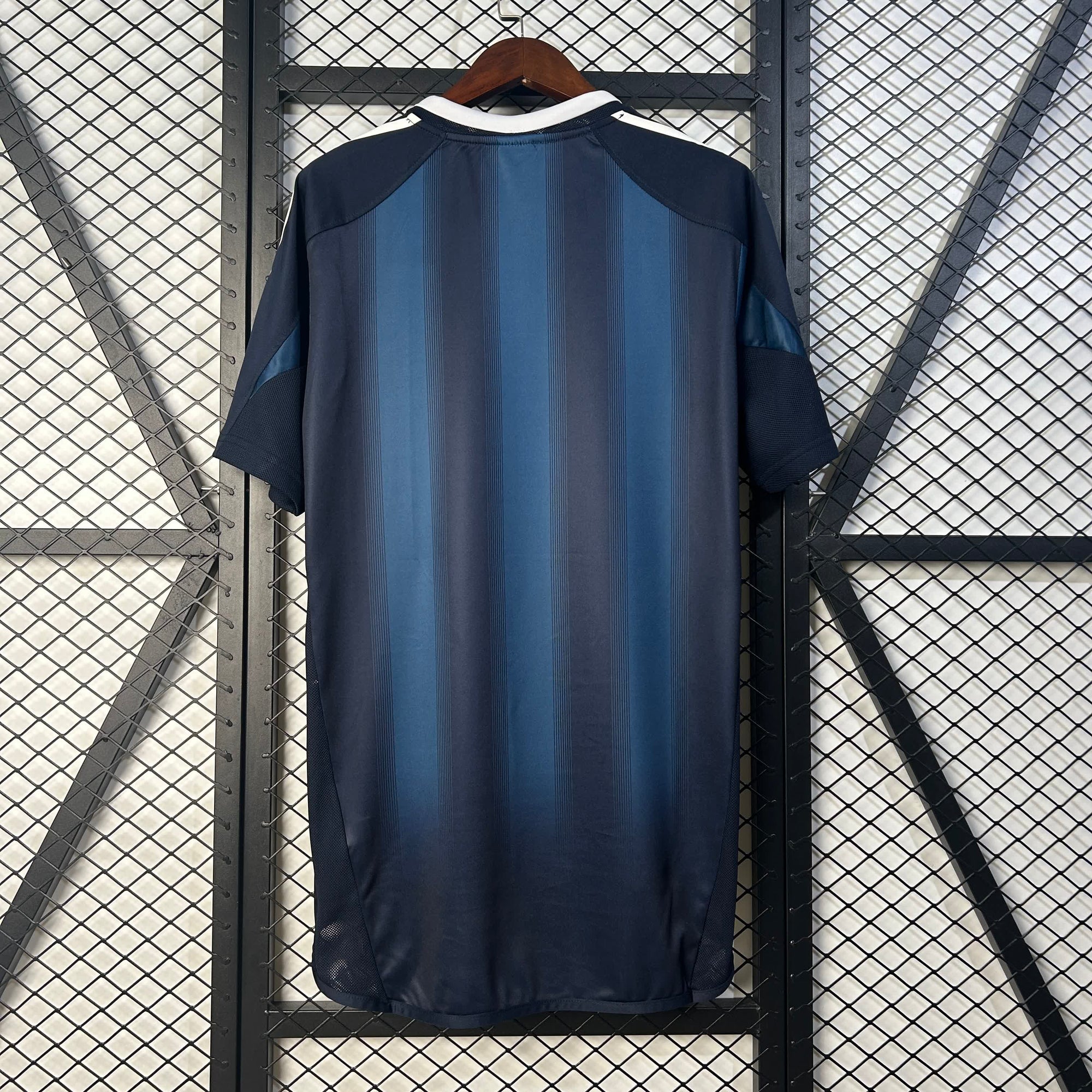NEWCASTLE Secundário 05/06 Retro