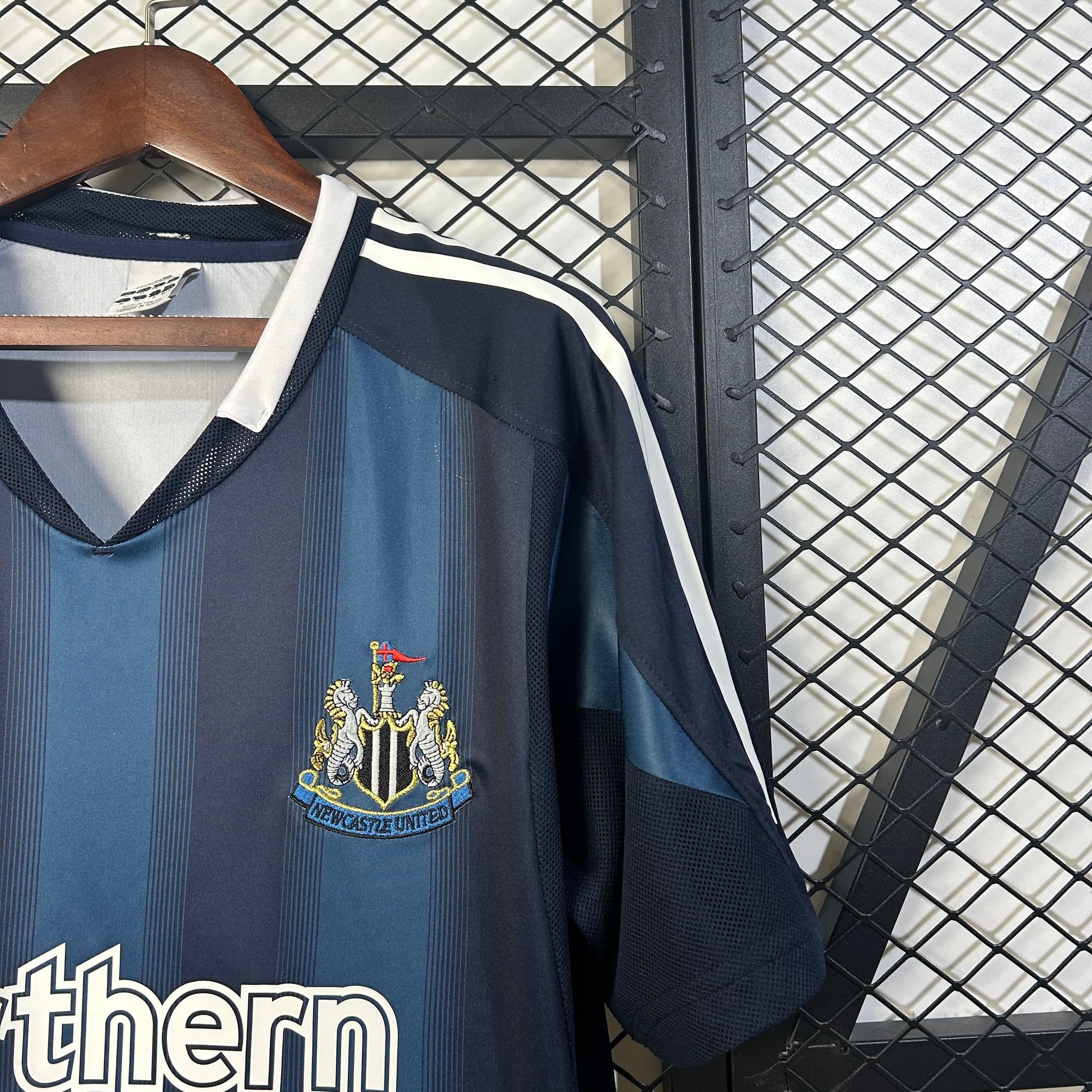 NEWCASTLE Secundário 05/06 Retro